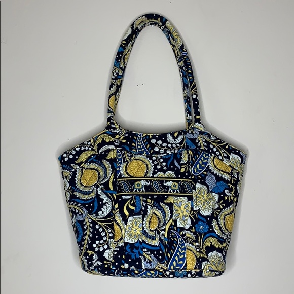 Vera Bradley Handbags - NWT Vera Bradley Sweetheart Elephant Shoulder Bag